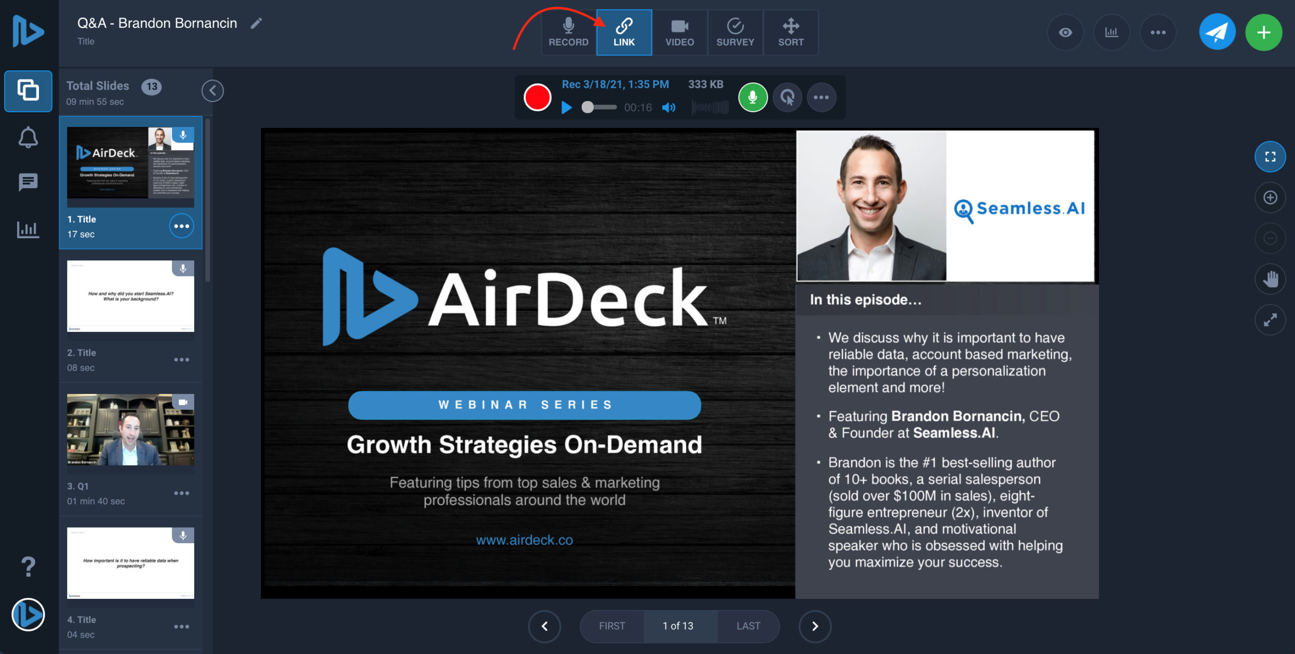 Arrow pointing to link type button on AirDeck user interface